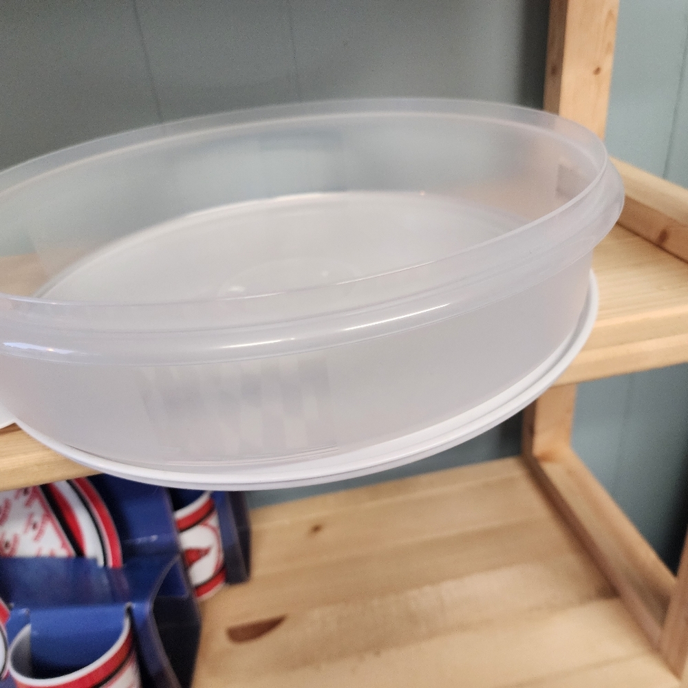 Tupperware 12" Pie Round Keeper Cake Taker